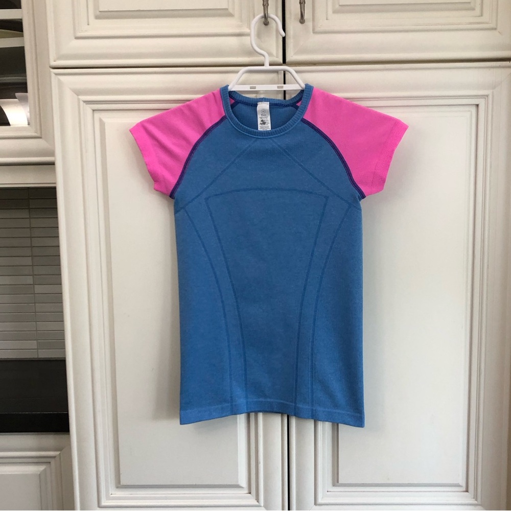 Ivivva by Lululemon girl’s fly tech t-shirt 🍋